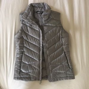 silver north face puffy vest 550 - xs